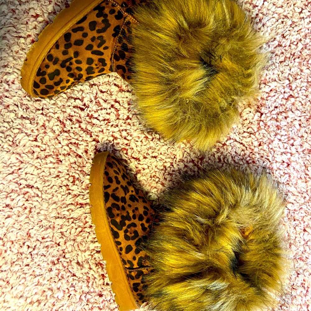 Shearling leopard print winter boots with fur